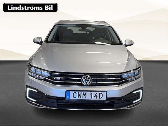 Volkswagen Passat 8 of 21