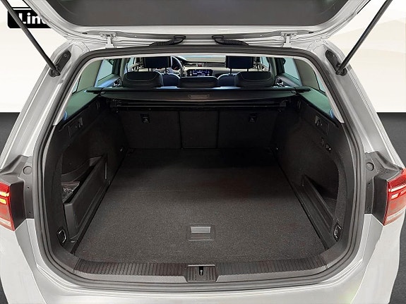 Volkswagen Passat 12 of 21