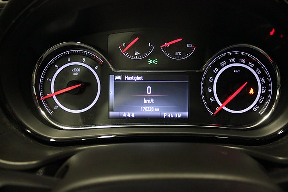 Opel Insignia 16 of 26