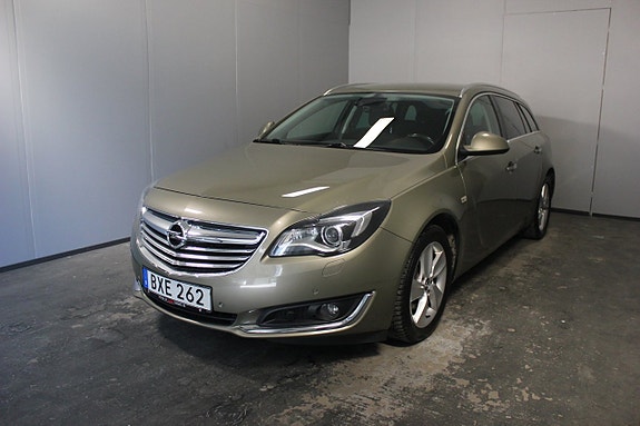 Opel Insignia 2 of 5