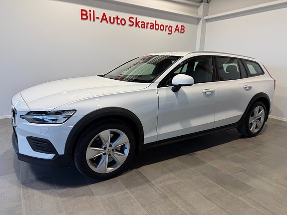 Volvo V60 Cross Country 3 of 5
