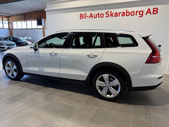 Volvo V60 Cross Country 5 of 5