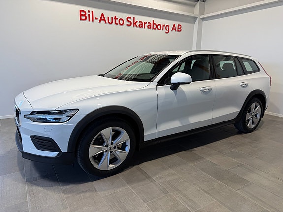 Volvo V60 Cross Country 4 of 5