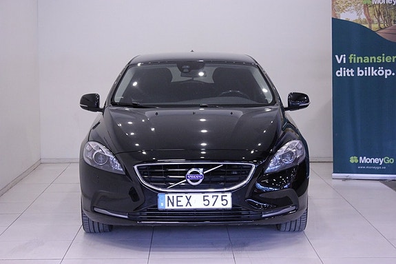Volvo V40 3 of 23