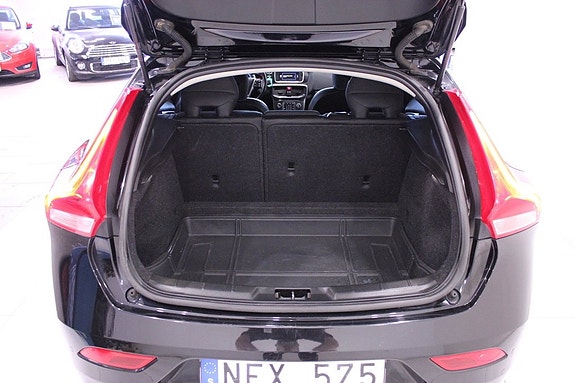 Volvo V40 9 of 23