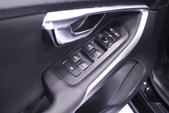 Volvo V40 11 of 23