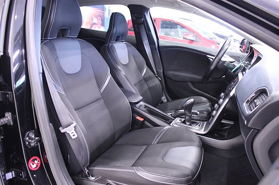 Volvo V40 16 of 23