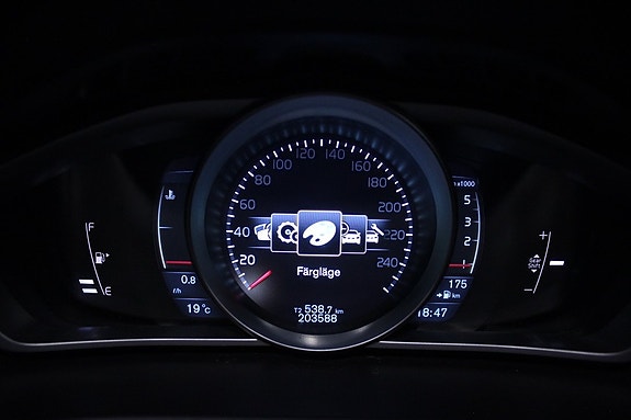 Volvo V40 20 of 23