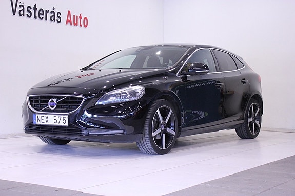 Volvo V40 2 of 23