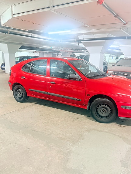 Renault Megane I 2 of 5