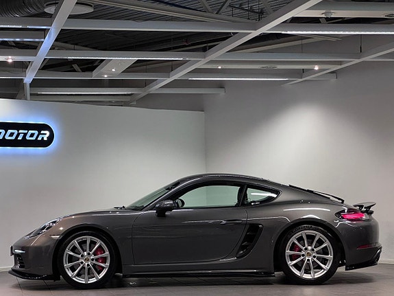 Porsche 718 Cayman S 2 of 5