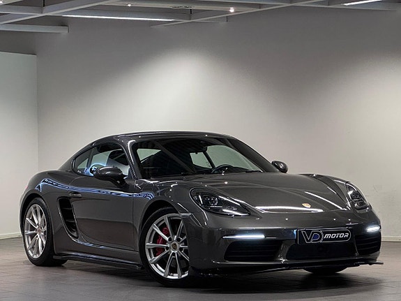 Porsche 718 Cayman S 4 of 5