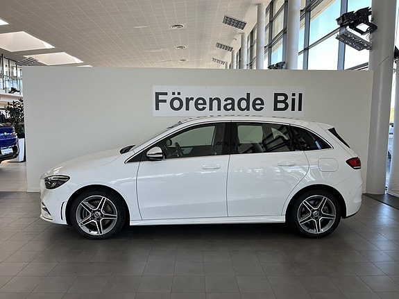 Mercedes-Benz B250 e 3 of 5