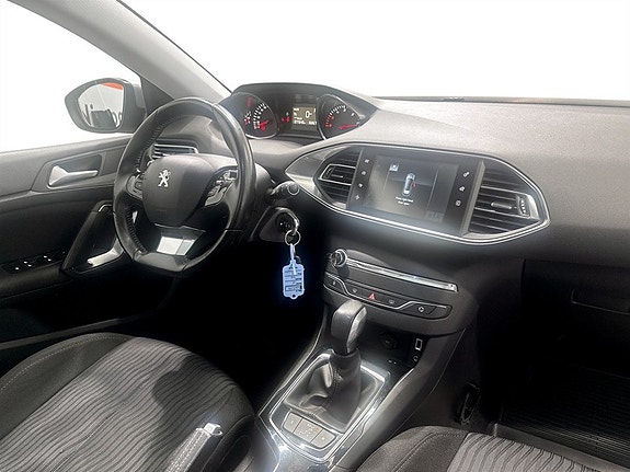 Peugeot 308 11 of 15