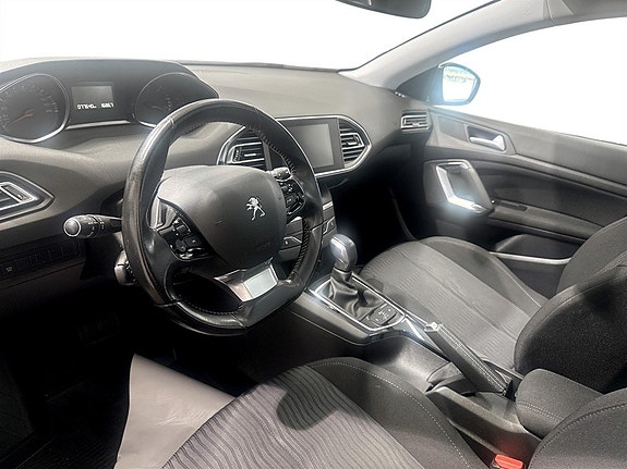 Peugeot 308 4 of 15