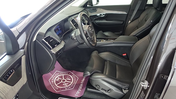 Volvo XC90 6 of 28