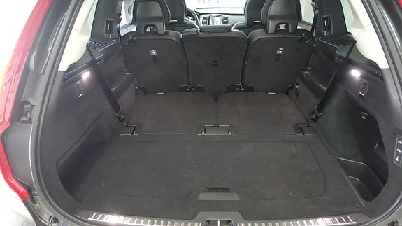 Volvo XC90 14 of 28