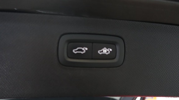 Volvo XC90 12 of 28
