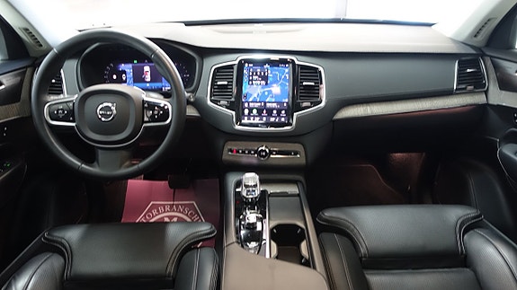 Volvo XC90 4 of 5