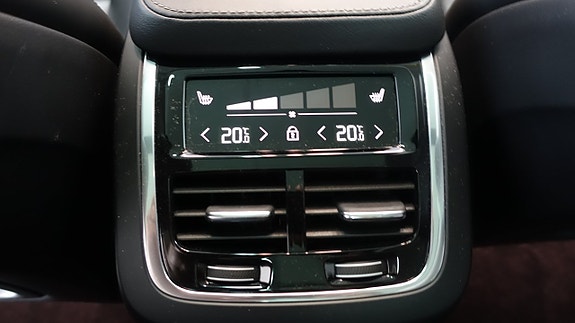 Volvo XC90 17 of 28