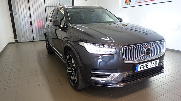 Volvo XC90 11 of 28