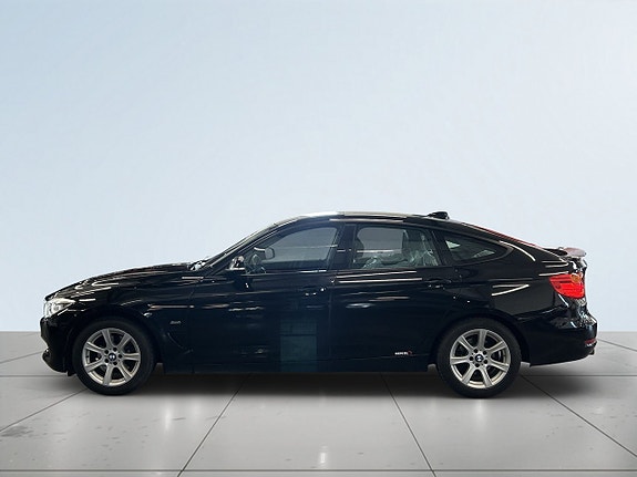 BMW 320d 4 of 5