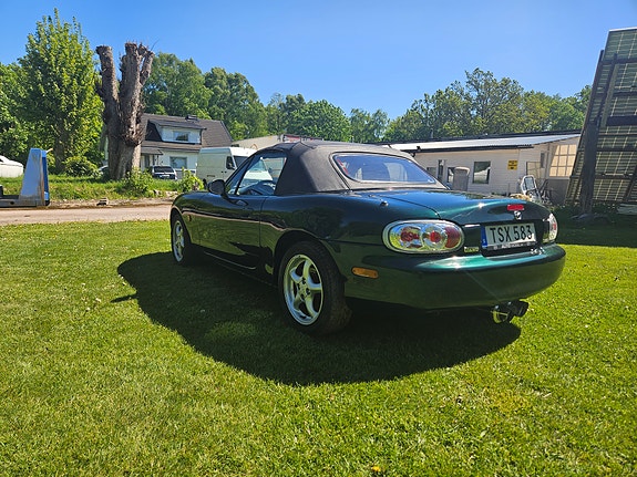 Mazda MX-5 2 of 5
