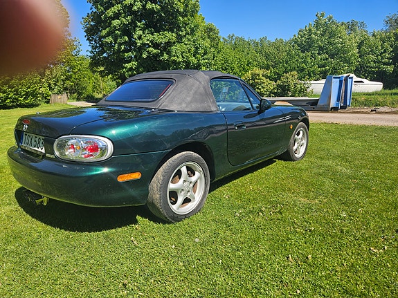 Mazda MX-5 4 of 5