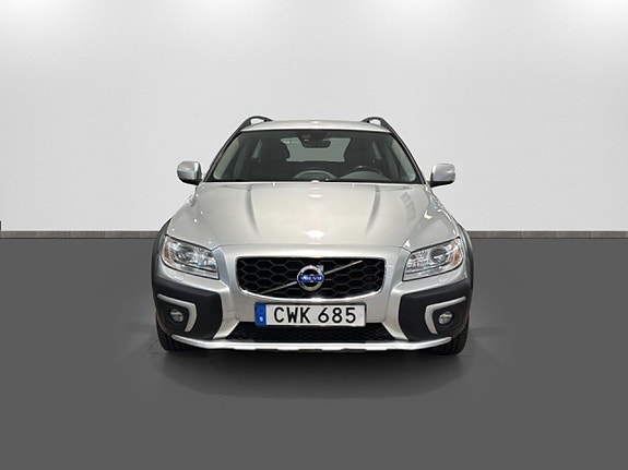 Volvo XC70 2 of 5