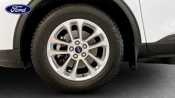 Ford Kuga 9 of 12