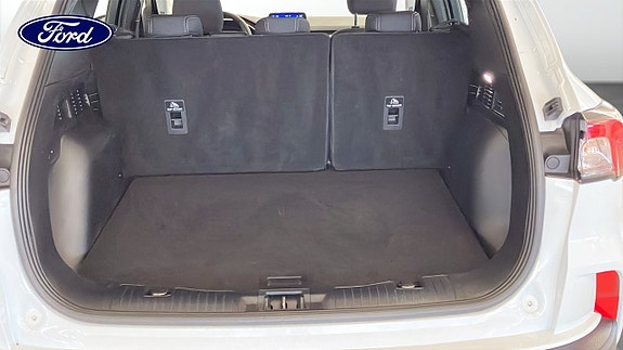 Ford Kuga 10 of 12