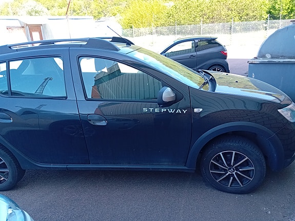 Dacia Sandero Stepway 2 of 4
