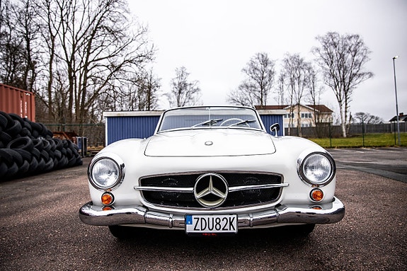 Mercedes-Benz 190 SL 6 of 9