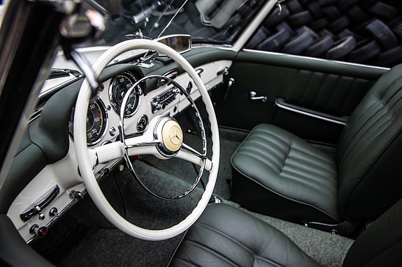 Mercedes-Benz 190 SL 2 of 5