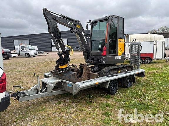 Volvo ECR25D Minigrävare med 3,5 tons maskintrailer (131486)