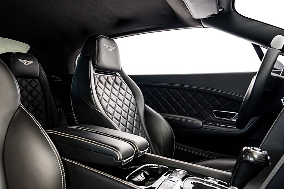Bentley Continental GTC 13 of 30