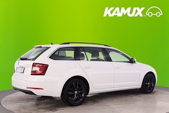 Skoda Octavia 2 of 5
