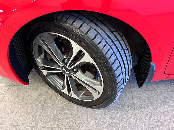 Kia Ceed 2 of 30
