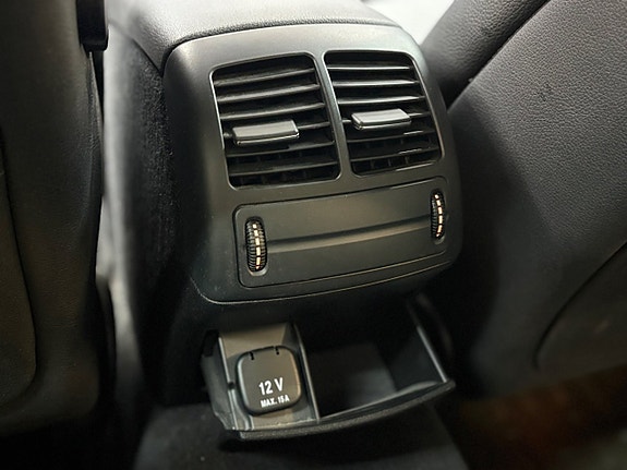 Mercedes-Benz E200 13 of 19