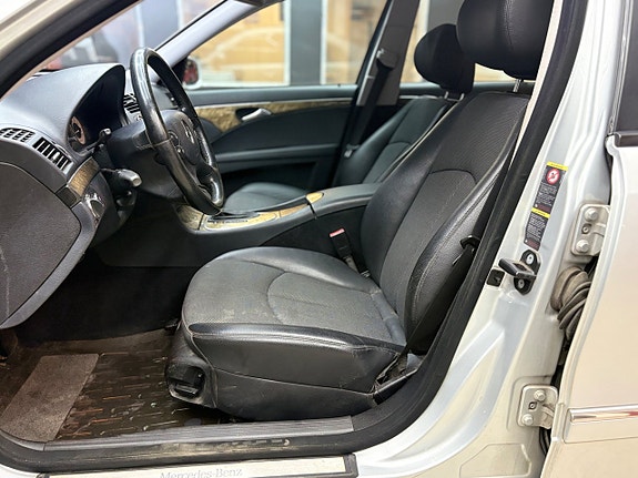 Mercedes-Benz E200 12 of 19