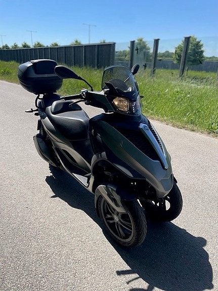 Piaggio MP3 300