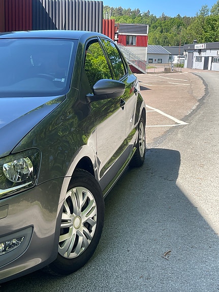 Volkswagen Polo 2 of 5