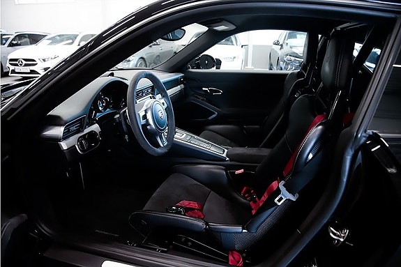 Porsche 911 GT3 8 of 16
