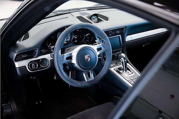 Porsche 911 GT3 13 of 16