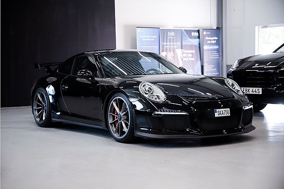 Porsche 911 GT3 6 of 16
