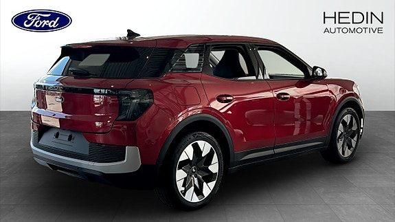 Ford Explorer 2 of 9