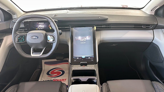 Ford Explorer 4 of 9