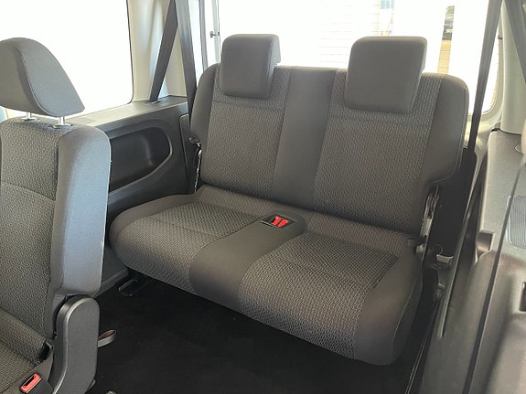 Volkswagen Caddy 12 of 16