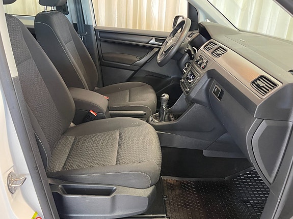 Volkswagen Caddy 10 of 16