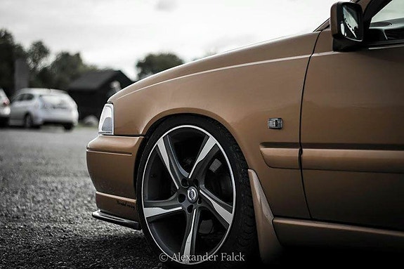 Volvo V70 3 of 4